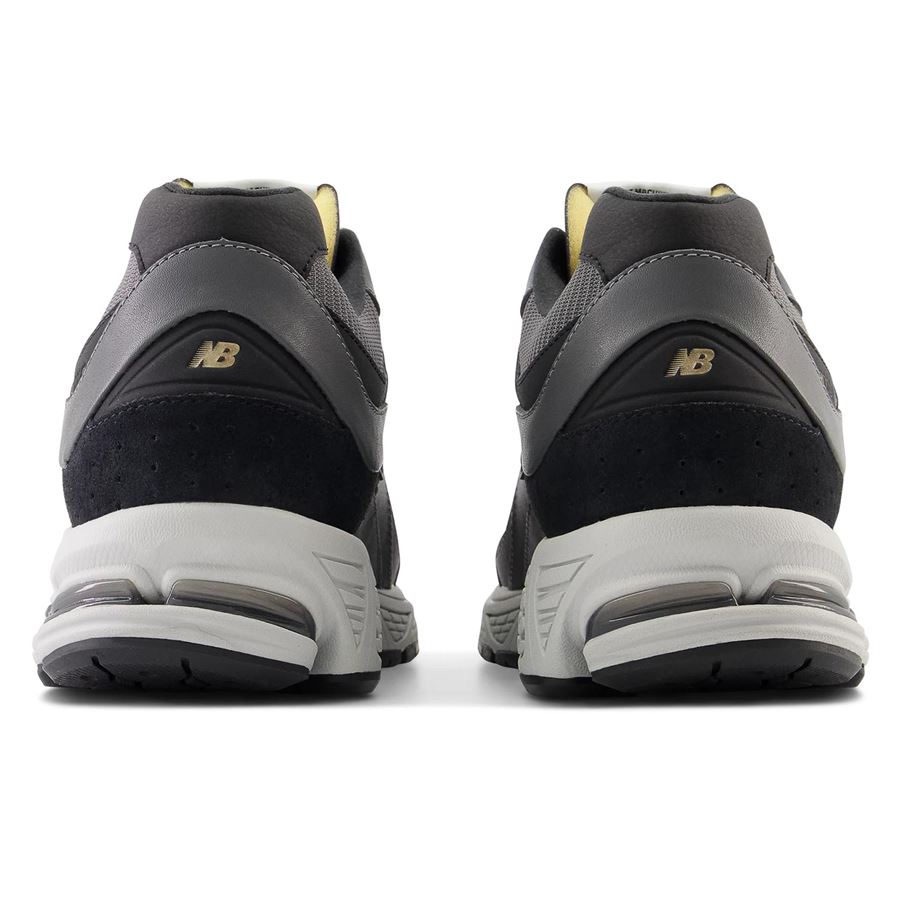 M2002R sneakers da uomo New Balance | M2002RVG